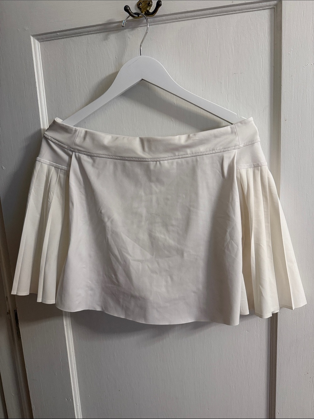 Athleta Cream Pleated-Side Mini Golf or Tennis Skirt